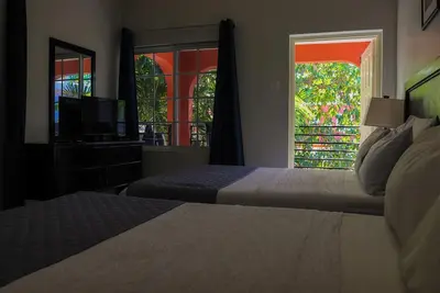 Image de Paradise on the Rocks - Suite w/Pool View & Balcony #8
