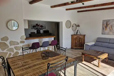Logement T3  avec piscine partagée