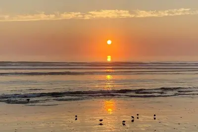 Image de Beach House -discounted rates- 20 yards from Nantasket Beach
