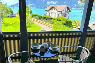 Image de SwissHut Stunning Views Alps & Lake - Apart. Du Lac
