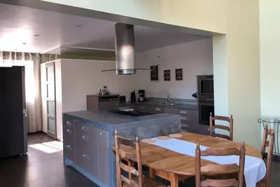 Image de Gîte grande capacité avec piscine intérieure chauffée