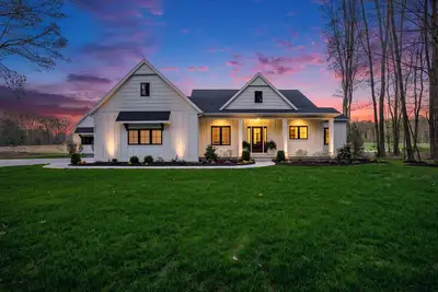 Image de Saugatuck Oasis-pond, pool, hot tub, game room, fire pit, walk to town-sleeps 12