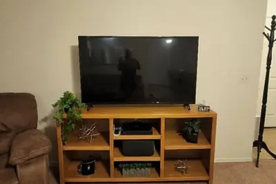 Image de Convenience Meets Comfort: Your Ideal getaway near hospitals and the Interstate.