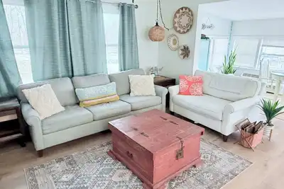 Image de Peaceful water front retreat welcome to Sozo cabin!