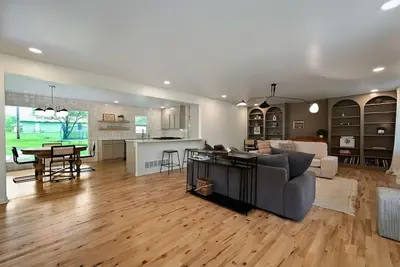 Image de Spacious 6-bedroom house in Grandview with Ac, WiFi. Pets Welcome!