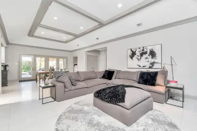 Image de 🔥3 King Suites Medical stats 30+ Nights  Md Anderson Park 10• Free Parking WiFi