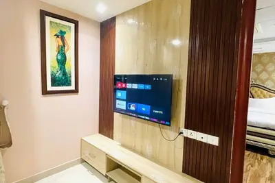 Image de Furnished Two Bedroom Apartment - Gold Crest Mall - Dha, Lahore