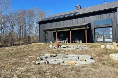 Image de Off-Grid Experience in Bainbridge Ohio. Close to lakes and trails.