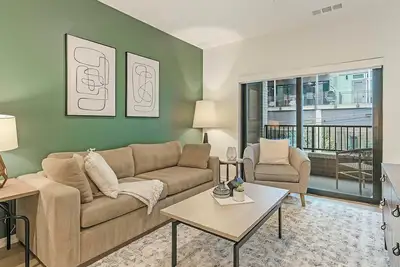 Image de Landing at The Rigsbee Phase l - 2 Bedrooms in. . .