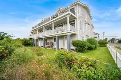 Image de Direct Ocean Front Townhouse! An oceanside gem perfect for any family vacation!