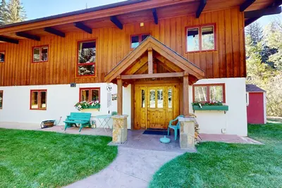 Image de Historic home in Edwards nestled along Lake Creek