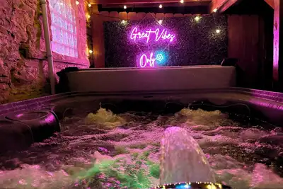 Image de House of Fun-Large Family Home w/HotTub & Games