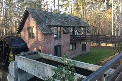 Image de The Mill House - a charming 2-bedroom guest house on 1200 acre tree farm estate