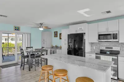 Charming Gulfside Retreat - Dock, Immediate Boating Access, and Bait Freezer