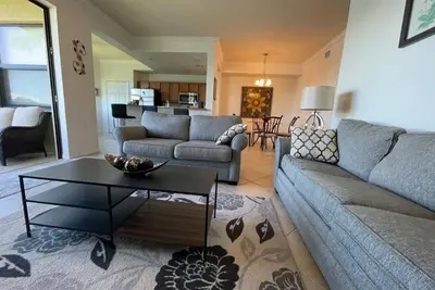 Image de Beautiful  views from 2nd story overlooking lake and golf course.