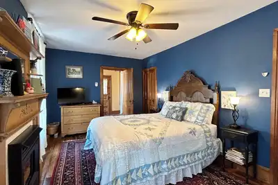 Image de Cobalt Suite at The Amethyst Inn B&B, jacuzzi, fireplace, gourmet breakfast