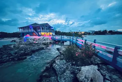 Image de Villa Patina—True Tc Islands style with private dock and beach on Chalk Sound