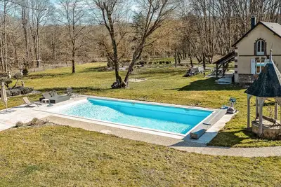 Image de Suite Charmilles avec piscine