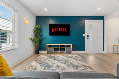 Image de Modern Stylish Oasis in Downtown Dallas w Parking