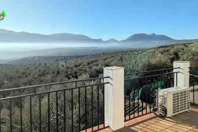 Image de Escape & relaxation in the real Spain! \nAmazing mountain vistas, pool with views