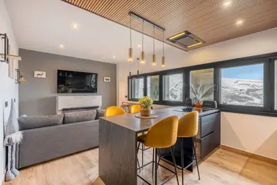Image de Appartement \"Siroko Suite 32c\" avec vue sur les montagnes et Wi-Fi