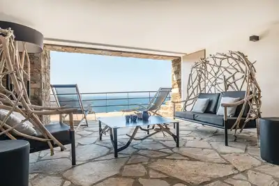 Image de Villa 'L'Ancre Bleue' avec vue sur la mer, piscine privée et Wi-Fi