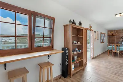 Image de Maison de vacances 'La Umbría' avec vue sur les montagnes, terrasse privée et Wi-Fi