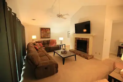 Image de Lovely, secluded 2-bedroom 2 bathroom Condo in Greenwood with WiFi and Ac