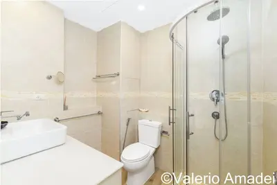 Image de Waterfront Karon - Stunning 2 bedroom sea view suite