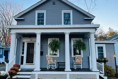 Image de Cozy 30 Day Vacation home steps to Village+Lake!
