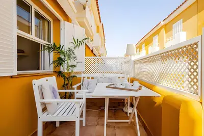 Image de Maison de vacances '1ère Ligne Plage, 3 Chambres Islantilla' avec jardin privé