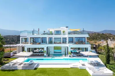 Eagle's Crown Hilltop Villa