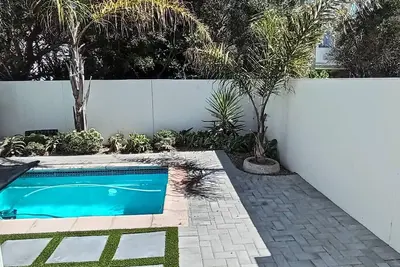 Image de Détendez-vous avec style à La Kruger Blue, la maison de vacances de premier ordre de Langebaan