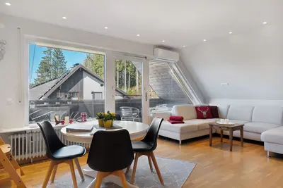 Image de Appartement \"Hirschsprung Saig\" avec vue sur les montagnes, Wi-Fi et climatisation