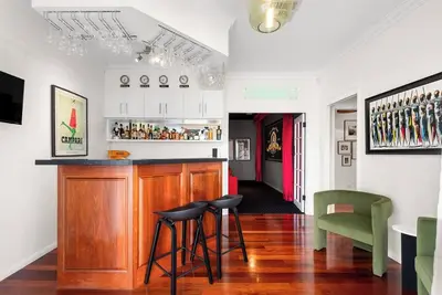 Image de Private Cinemas, Bar & Bbq; Stylish Getaway 4 Bedroom 2. 5 Baths