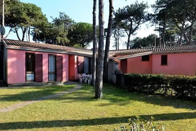 Image de Villa lumineuse et aérée avec vue sur le jardin
