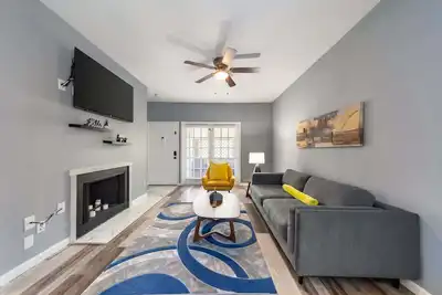 Image de Gated 2br Townhouse, Pool & Patio / Near Museums