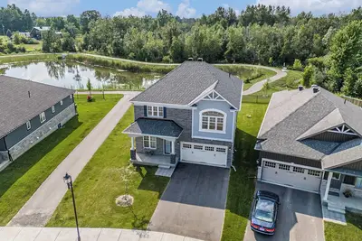 Image de Gorgeous 4 bedroom house in Golf Course Community