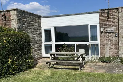 Image de Sunnyside - family friendly chalet sleeps 4/6 with views of the needles