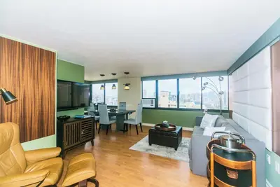 Image de Luxury Condo in Waikiki, Highly Sought After Condo!