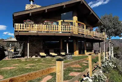 Image de Extended Stay Aspen Snowmass Chalet, Mtn Views, 2 Bdrm Family Retreat