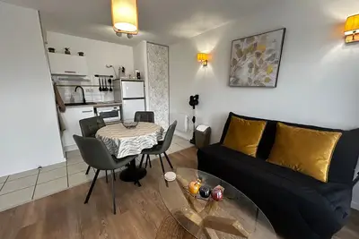 Image de T2 rénové avec WiFi et parking à 200m des Thermes