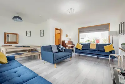 Image de Lawhead Road is a beautifully renovated, pet-friendly home in St. Andrews, offering a peaceful retre