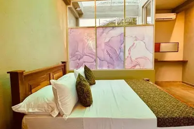 Dharma Place - Deluxe King Room