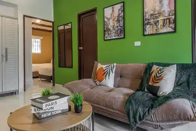 Image de Modern 2br in the Walled City • Perfect Location, WiFi, Ac's & Hot Water
