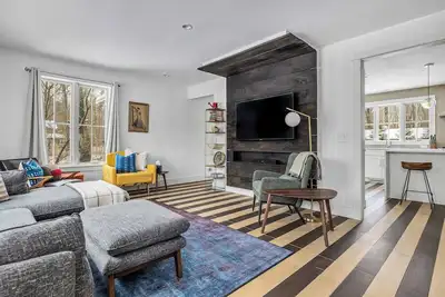 Image de Juniper Presents: Luxury Retreat w/ Pool, Sauna + Hot Tub Near Beach