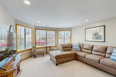 Image de Dog-friendly home with large private yard & bbq - close to beach & hiking