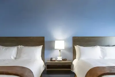 Image de Relax & Recharge in a Comfortable Hotel Near Phoenix West! Outdoor Pool!