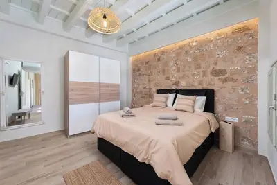 Image de Spacious 4 Bedroom Villa SoZoe, in the Old Town of Rhodes with plunge pool