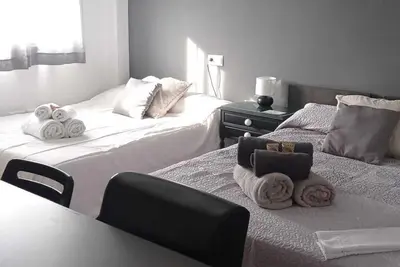 Image de Centrally located apartment in Ronda, with 16 beds, parking and complimentary breakfast included.